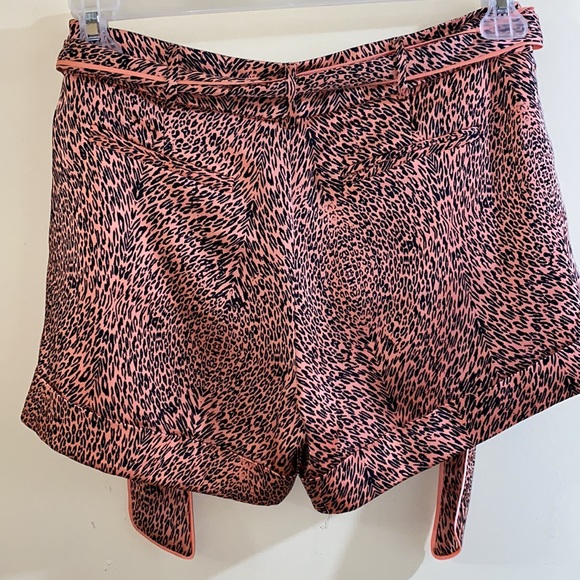NWOT Marciano Satin Animal Print Shorts Size 4 - Picture 6 of 11